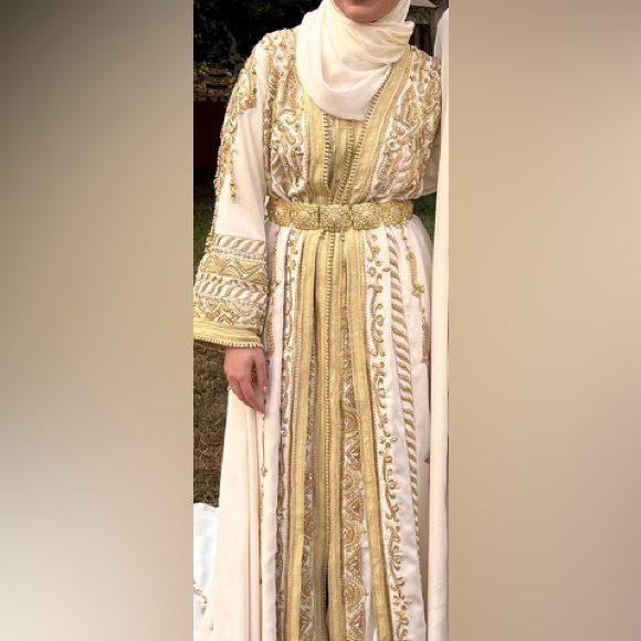 Kaftan Elegance two piece custom-made bridal kaftan- offwhite with gold - Picture 9 of 16